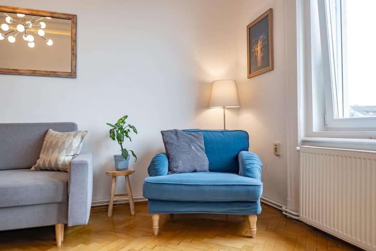 Chic Central Flat With River View Budapest Exterior photo