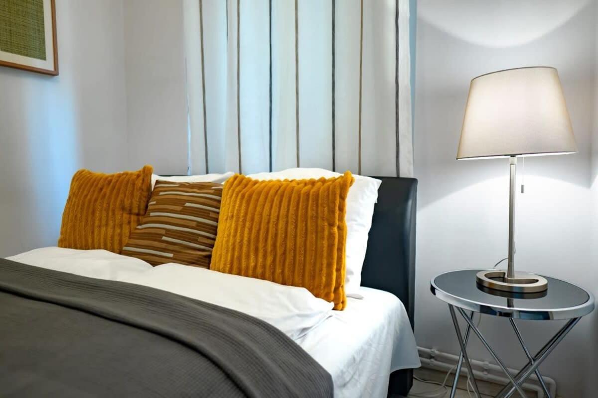 Chic Central Flat With River View Budapest Exterior photo